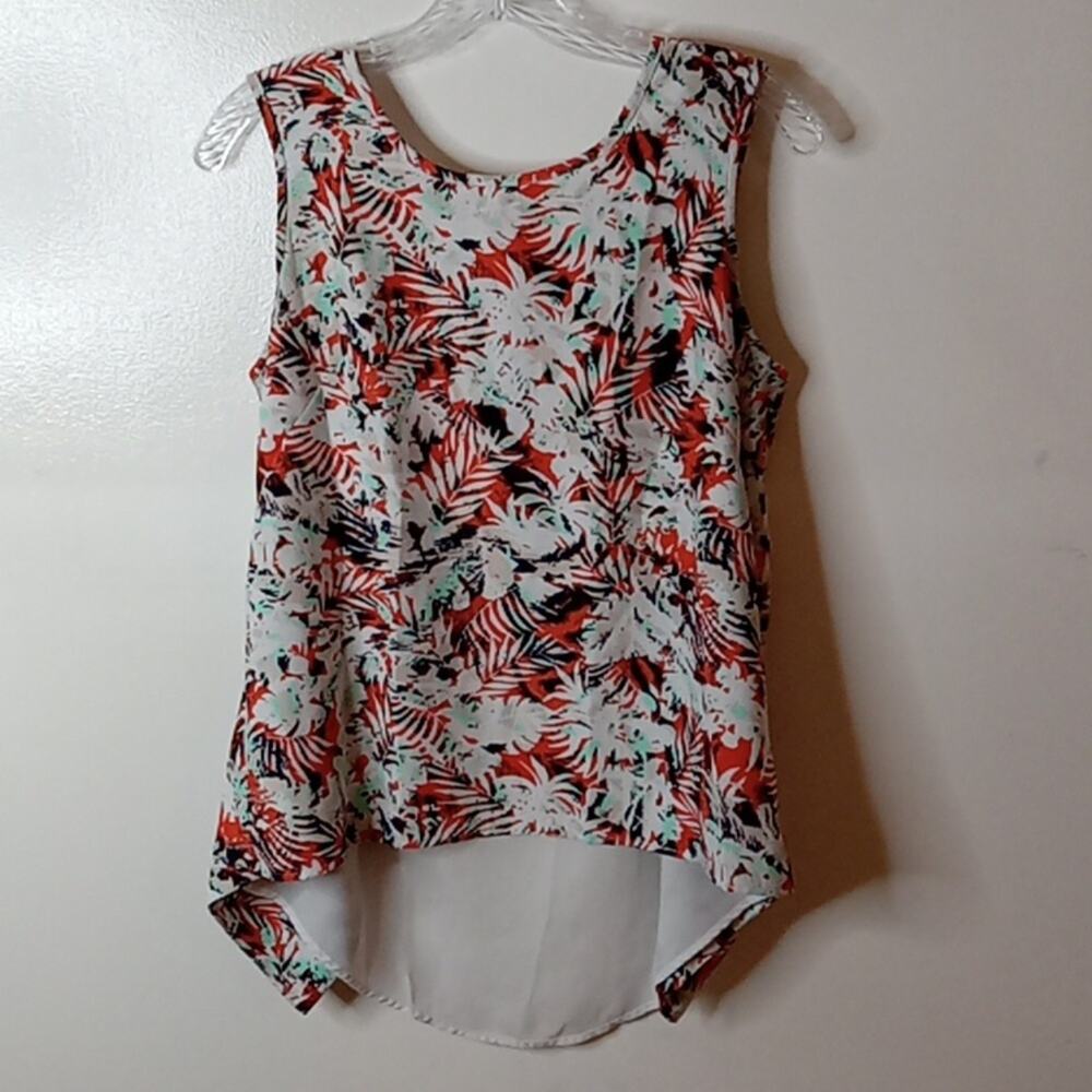 Collective Concept Women's Artistic Sleeveless Small top. Cute back.
